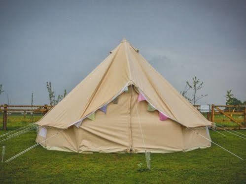 Green Hammerton Skipbridge Farm Shepherds Huts Campground מראה חיצוני תמונה