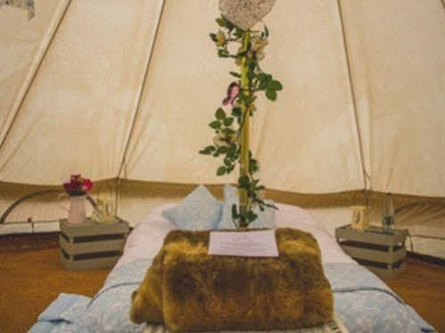 Green Hammerton Skipbridge Farm Shepherds Huts Campground מראה חיצוני תמונה